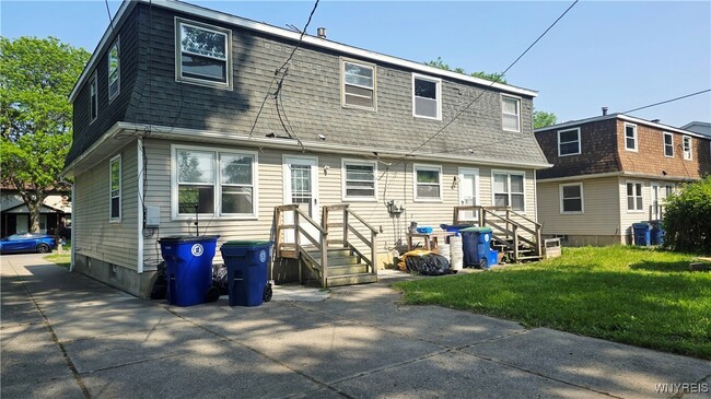 Building Photo - 185 Fairgreen Dr