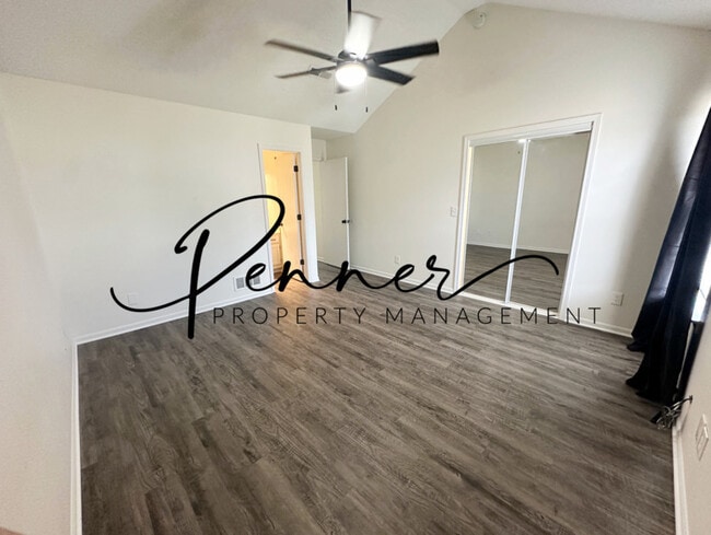 Building Photo - 201 NE Dogwood