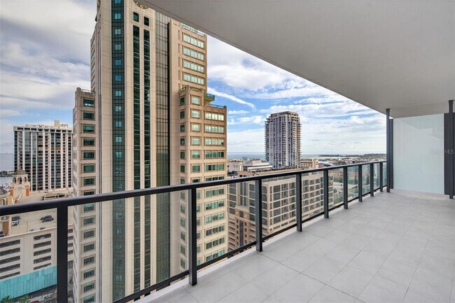 Building Photo - 275 1st Ave S