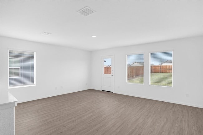 Building Photo - 818 Ginkgo Wy