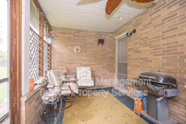 Building Photo - 6188 Cabrini Ln