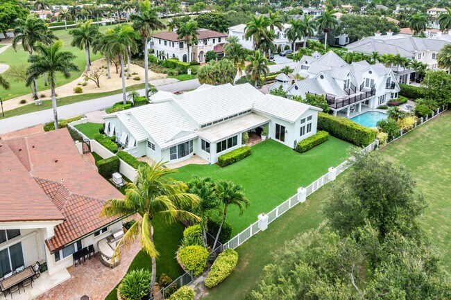 Building Photo - 1356 Thatch Palm Dr