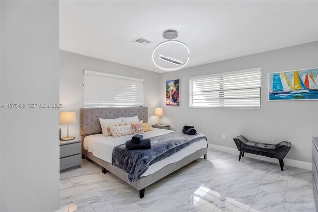 Building Photo - 6600 NE 20th Way