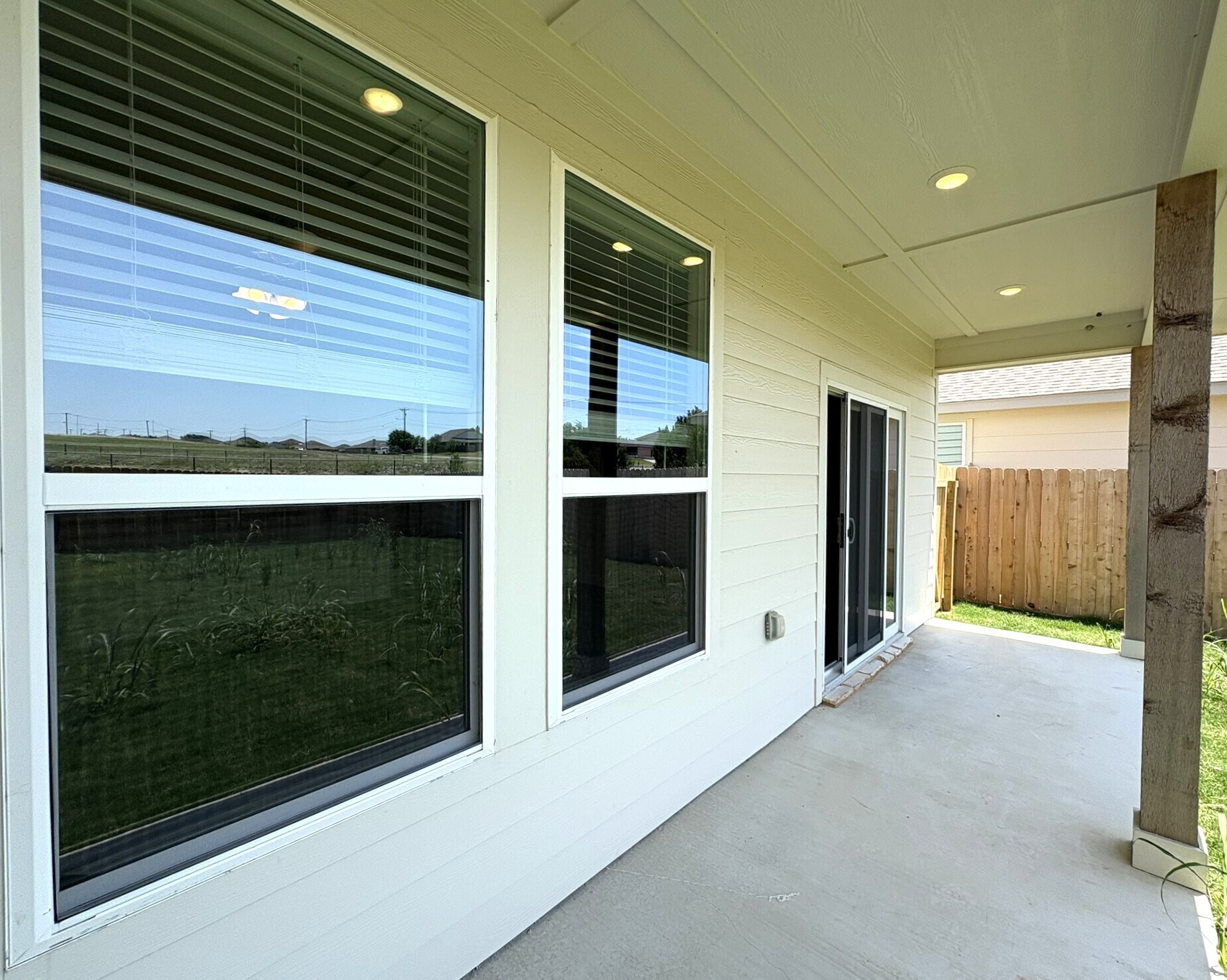 Building Photo - 1166 Lindsey Dr