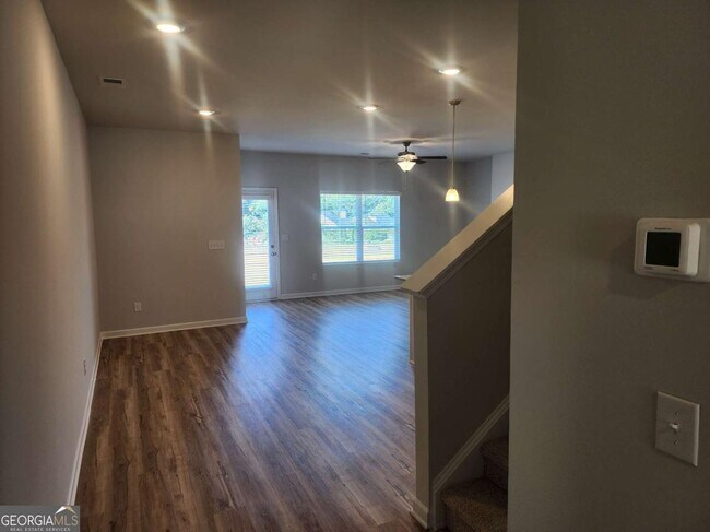 Building Photo - 832 Cygnet Ln