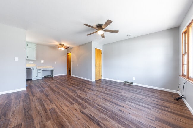 Building Photo - 1933 Judson St