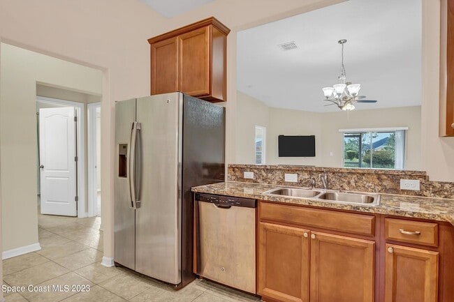 Building Photo - 3496 Bancroft Dr