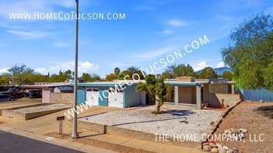 Building Photo - 7461 E Victoria Dr