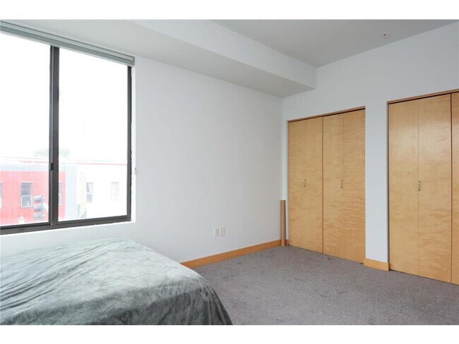 Building Photo - 10 E 26th St
