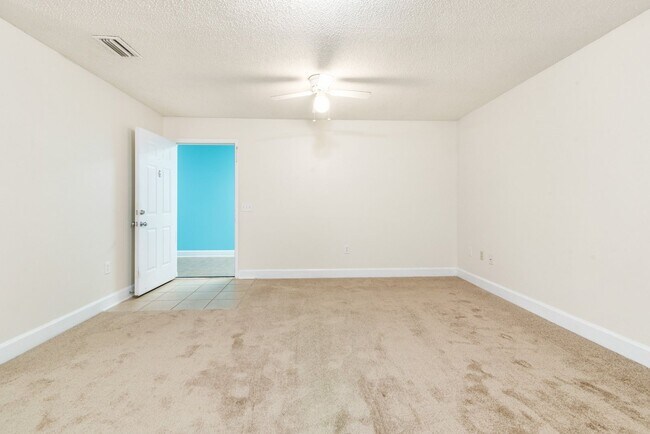 Building Photo - 22577 Mattingly St