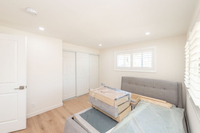 Building Photo - Completely renovated!  Premium location 4 ...