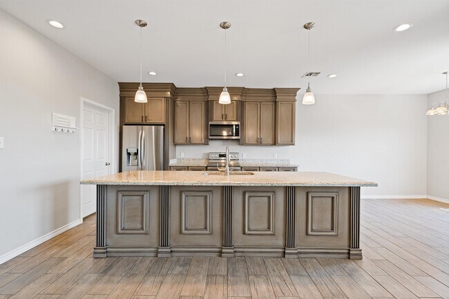 Building Photo - 306 Javier Dr