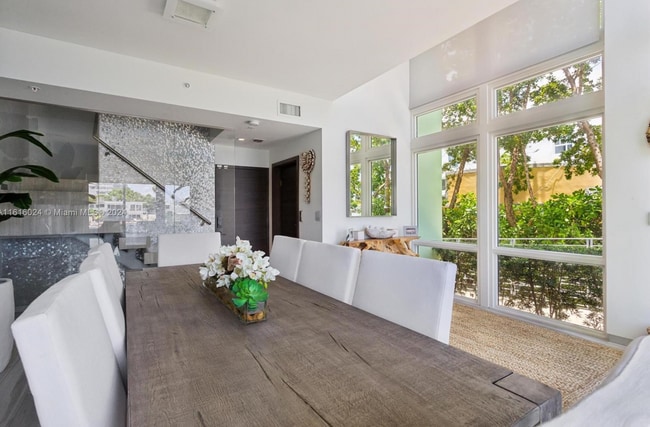 Building Photo - 101 N Shore Dr