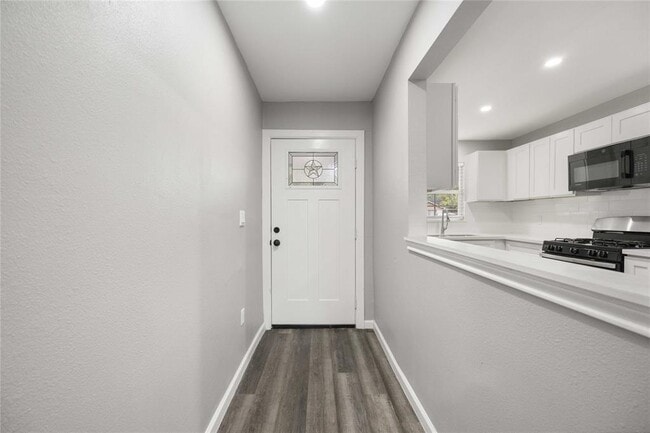 Building Photo - 6327 Mardale Dr