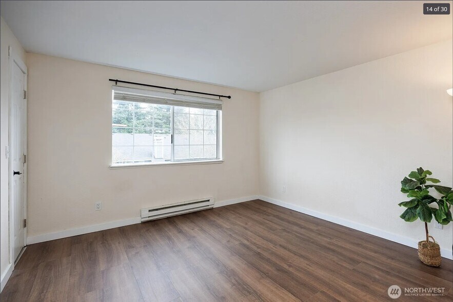 Building Photo - 16817 Larch Way