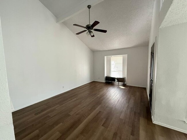 Building Photo - 2700 Mulford Cove