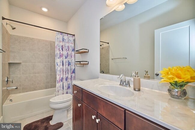 Building Photo - 20055 Old Line Terrace