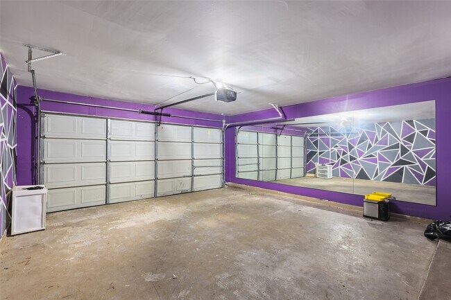 Building Photo - 17819 Scenic Oaks Dr