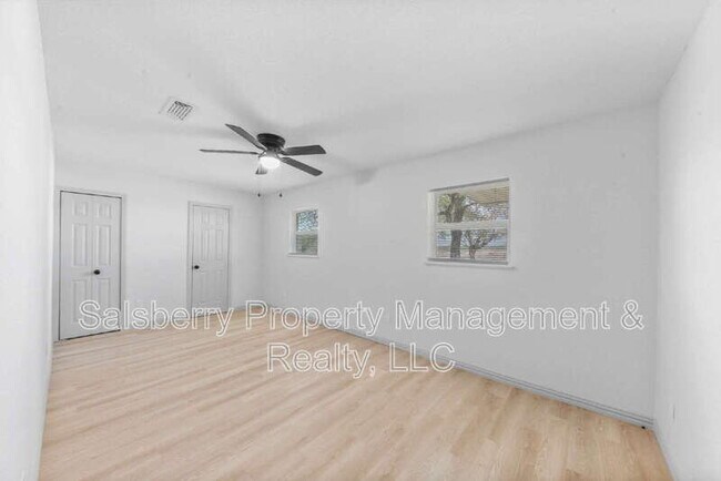 Building Photo - 3137 FM200