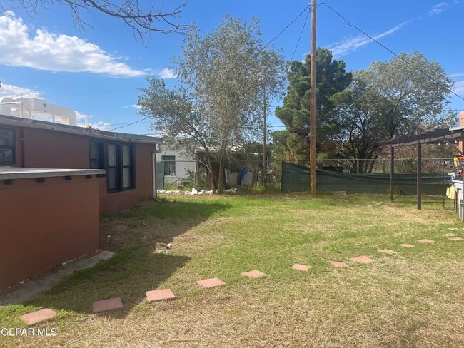 Building Photo - 7817 West Dr