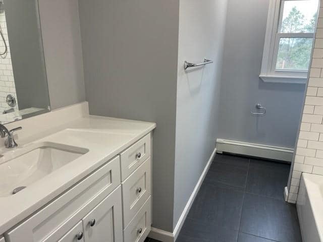 Building Photo - 765 Herricks Ln