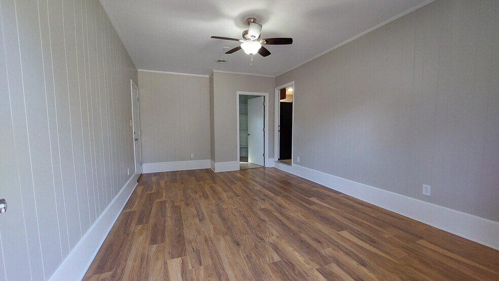 Second living area - 611 Ambrose Dr