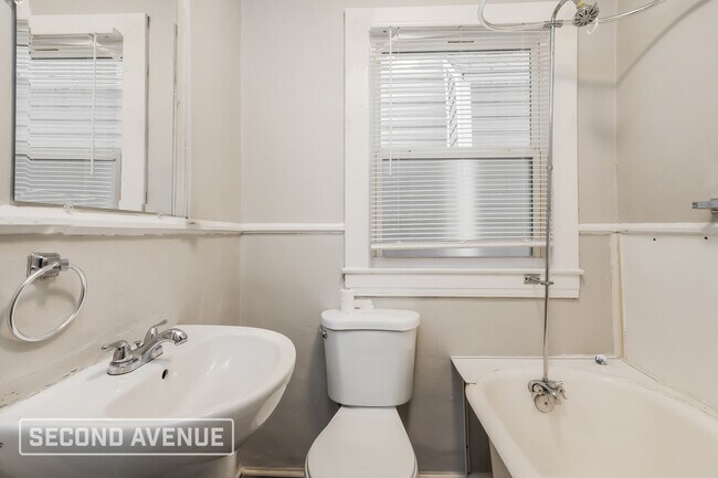 Building Photo - 103 Saunders Ct