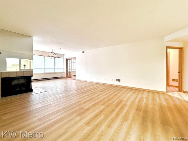 Building Photo - 969 GreenView Ct