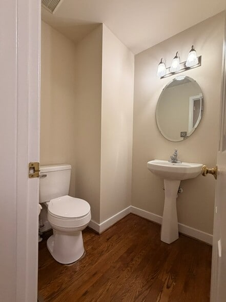 Building Photo - 8240 Weathered Oak Ln