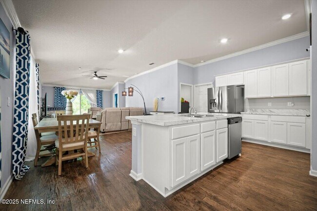 Building Photo - 6092 Bucking Bronco Dr