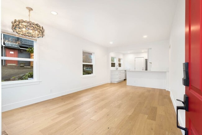 Building Photo - 2614 E Olive St