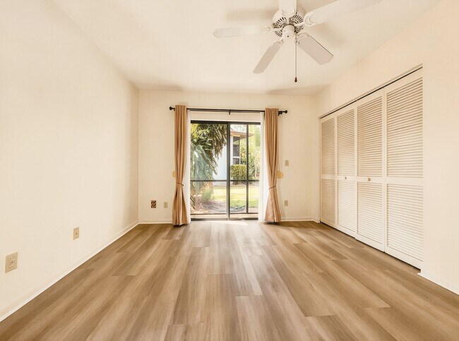 Building Photo - 2 bed 2 bath annual rental *** First floor condo *** Kings Lake Community