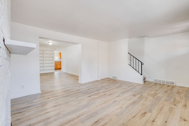 Building Photo - AVAILABLE August 2026 - Beautiful 2+ Bedroom Home w/ Updates Throughout!