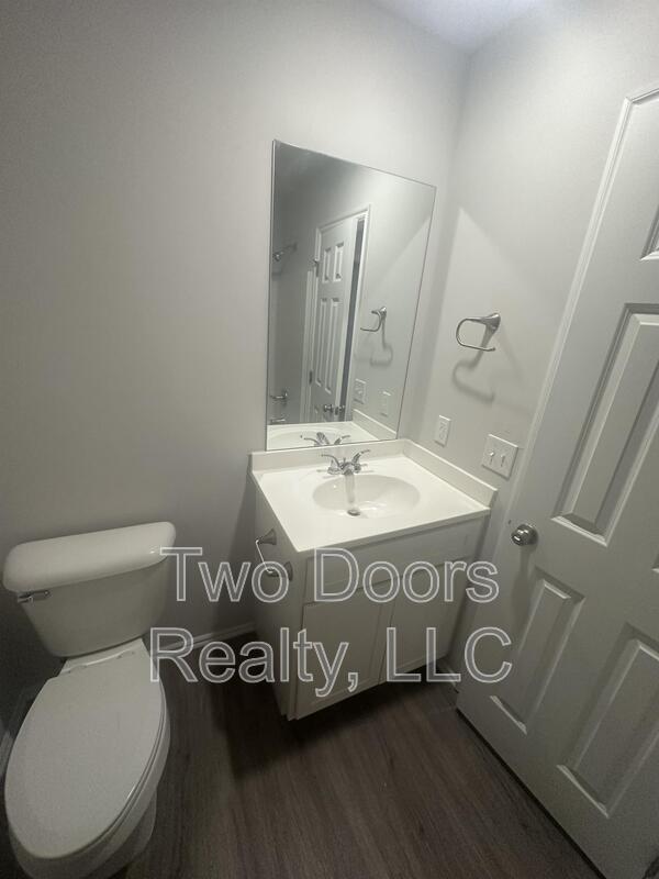 Building Photo - 1009 Ichabod Cir