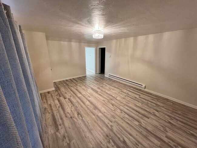 Building Photo - Johnson Duplex Apartments