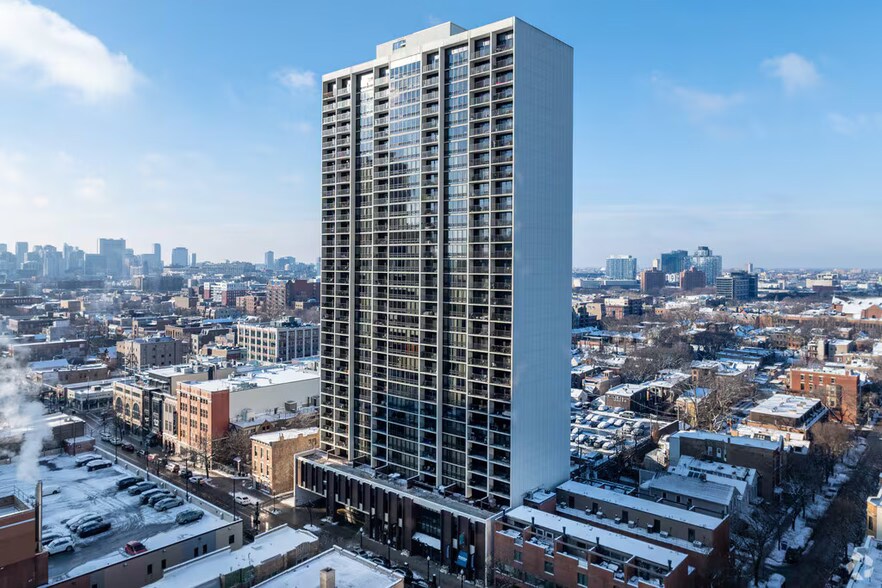 Building Photo - 1636 N Wells St