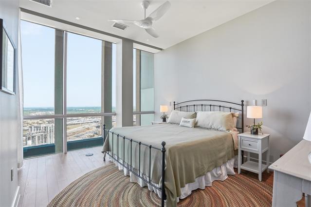 Building Photo - 500 Throckmorton St