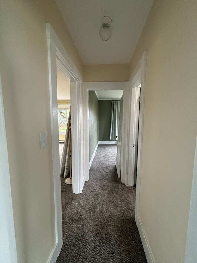 Building Photo - Beautiful views of Mt. Hood!