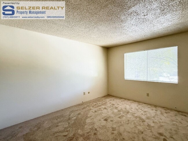 Building Photo - 385 El Rio Ct