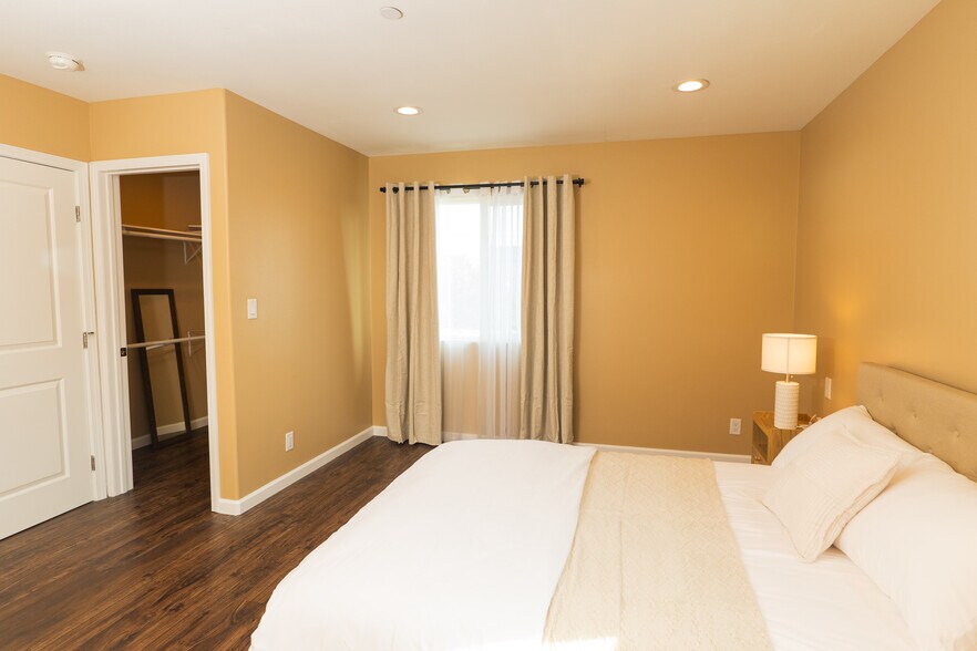 Master Bedroom - 938 S Bernal Ave