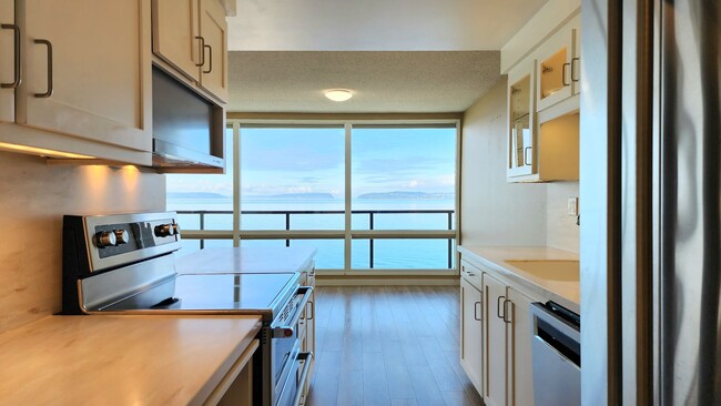 Building Photo - 2 Bedroom Condo in Mukilteo Available Now!