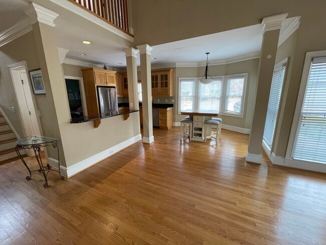 Living Room - Eat-In Dinette - 1897 Timberwood Trce