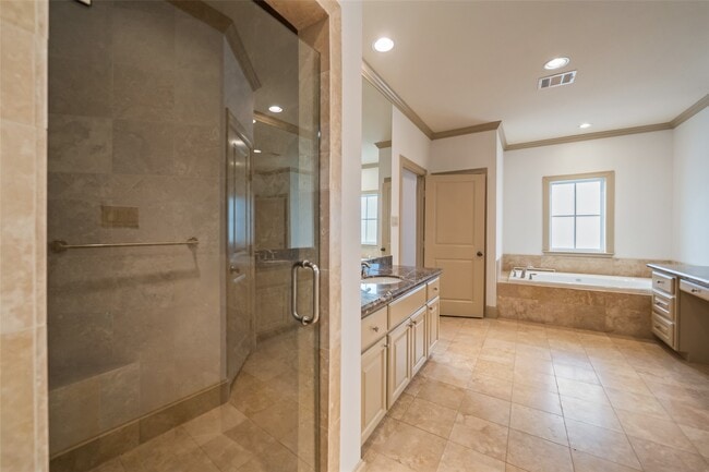 Building Photo - 4607 Regent Manor Dr