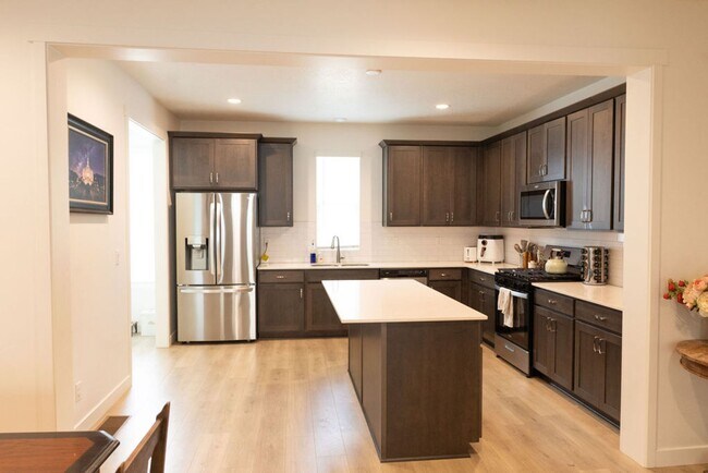 Building Photo - 638 Autumn Ash Cir