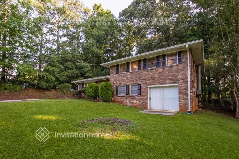 Building Photo - 1398 Yates Ave