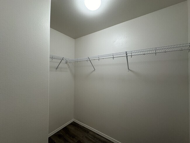 Building Photo - 1122 Kukulu St