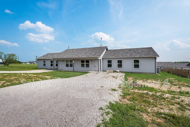 Building Photo - 168 Private Rd 2202