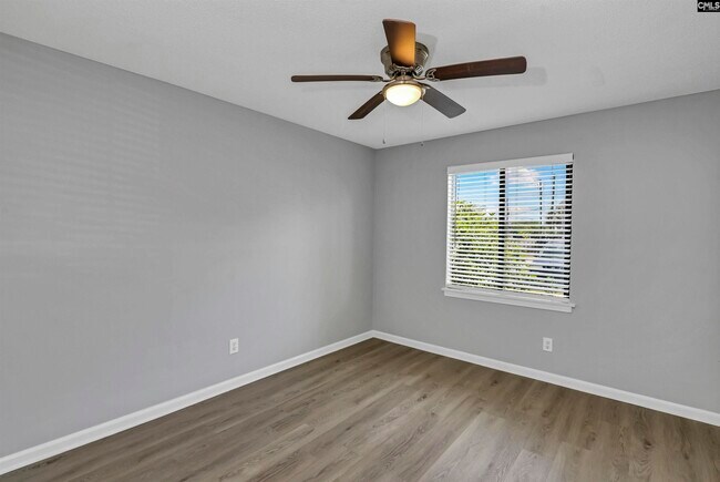 Building Photo - 331 W Main St