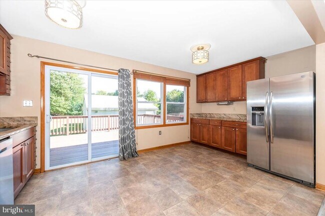 Building Photo - 11584 Liberty Oak Dr