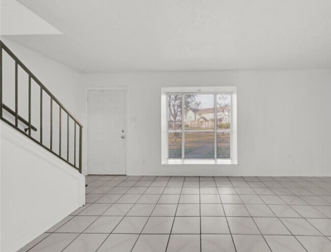 Building Photo - 13517 Castilian Dr